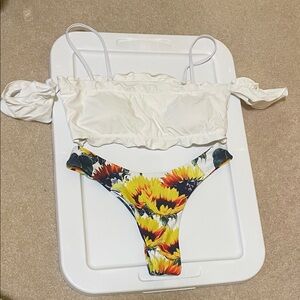 ZAFUL SWIM White Ruffled Bikini Top with Sunflower Floral Bottom